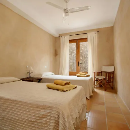 Spacious Holiday In With Private Pool