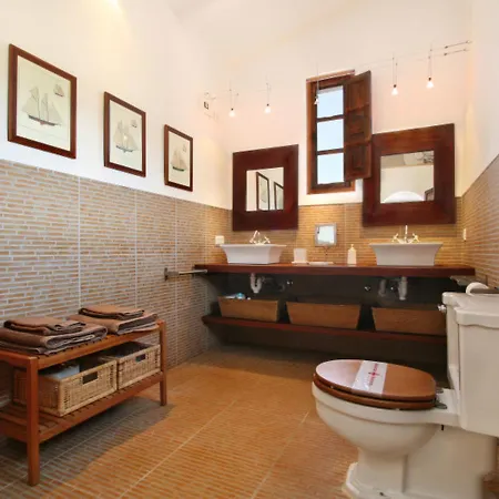 Holiday home Spacious Holiday In With Private Pool *